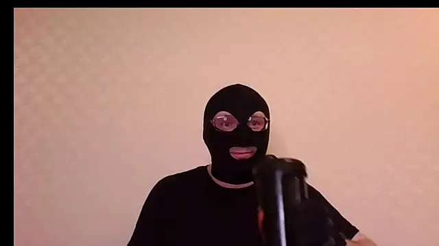 Snapshot of minotaur666 chatting on 04/04/26, 09:12 minotaur666 online show from 04/04/26, 09:12