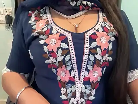 Avneet kaurr1 online show from 03/30/26, 07:31