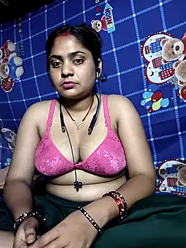 Snapshot of Aanushaka chatting on 04/21/26, 04:01 Aanushaka online show from 04/21/26, 04:01