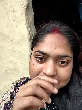 Snapshot of Aanushaka chatting on 04/29/26, 01:32 Aanushaka online show from 04/29/26, 01:32