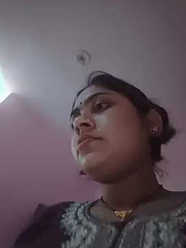 Snapshot of Aanushaka chatting on 05/24/26, 11:32 Aanushaka online show from 05/24/26, 11:32