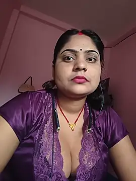 Snapshot of Aanushaka chatting on 05/27/26, 03:25 Aanushaka online show from 05/27/26, 03:25