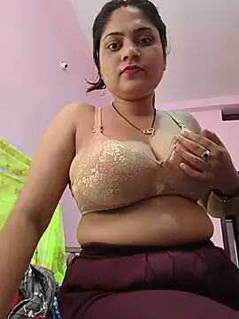 Snapshot of Aanushaka chatting on 06/03/26, 03:31 Aanushaka online show from 06/03/26, 03:31