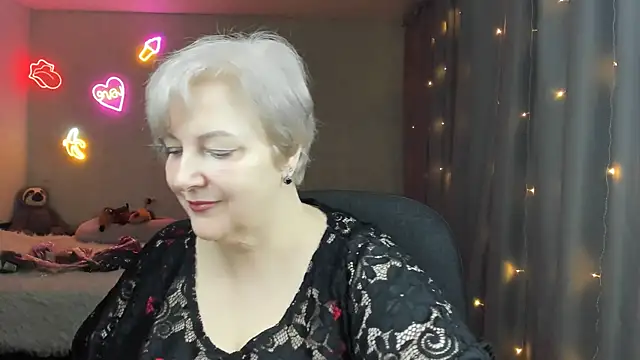 Mary-Leee online show from 04/24/26, 05:32