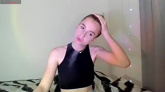 Snapshot of Stacey_Brow chatting on 05/14/26, 03:13 Stacey Brow online show from 05/14/26, 03:13