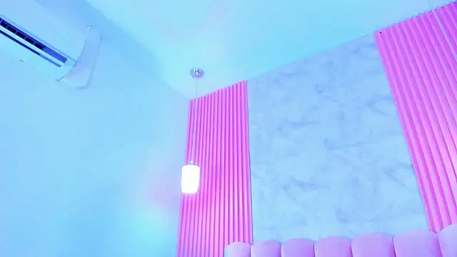 Snapshot of ArianaRougee chatting on 07/18/26, 03:22 ArianaRougee online show from 07/18/26, 03:22