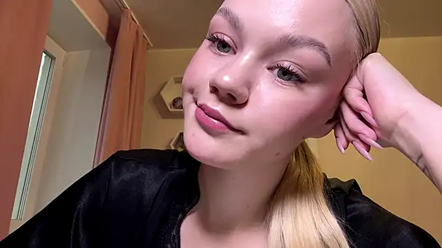 MiaCashe online show from 07/01/26, 03:12