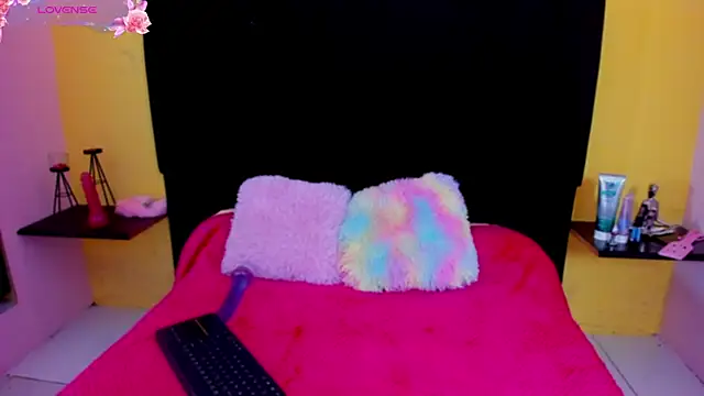 AndreaSilva  online show from 04/14/26, 07:20