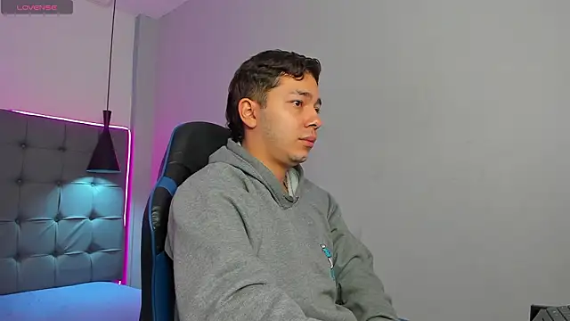 Julian Smith21 online show from 02/25/26, 12:15