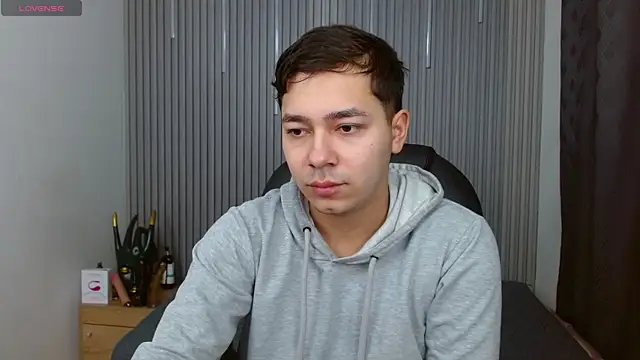 Snapshot of Julian_Smith21 chatting on 07/04/26, 04:07 Julian Smith21 online show from 07/04/26, 04:07