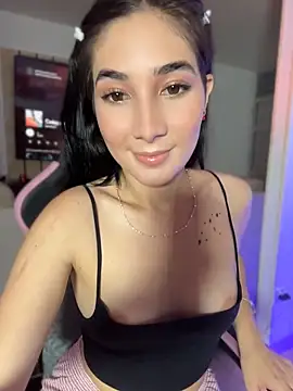 Snapshot of isa_hil chatting on 05/26/26, 12:50 isa hil online show from 05/26/26, 12:50