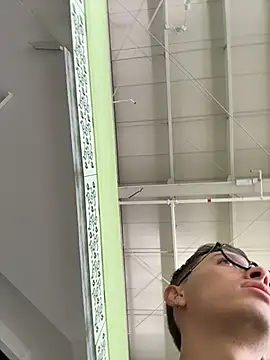 Thiago Jones1 online show from 04/12/26, 08:47