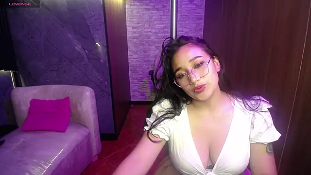 Aura cute  online show from 03/04/26, 04:07