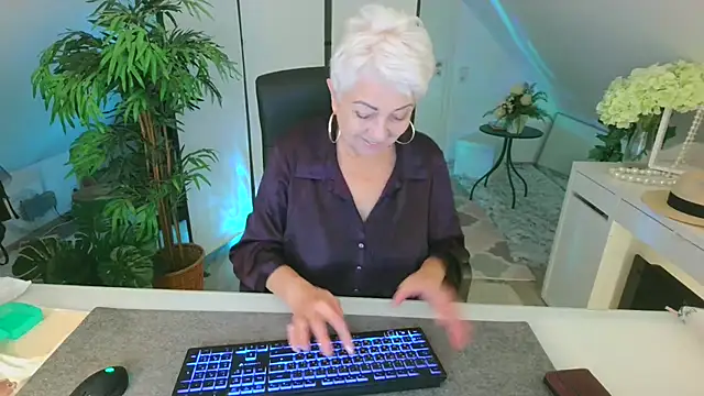 LovelyHelena online show from 10/19/25, 07:31