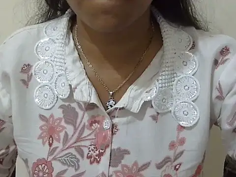 cute momo love online show from 06/05/26, 05:36
