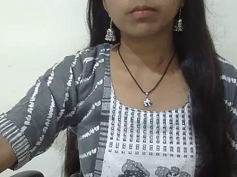 cute momo love online show from 06/12/26, 05:39