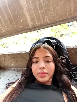 Sexy cloe outdoors online show from 02/25/26, 05:00