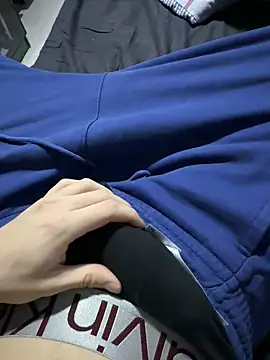 Snapshot of Vireontr1 chatting on 02/26/26, 07:24 Vireontr1 online show from 02/26/26, 07:24