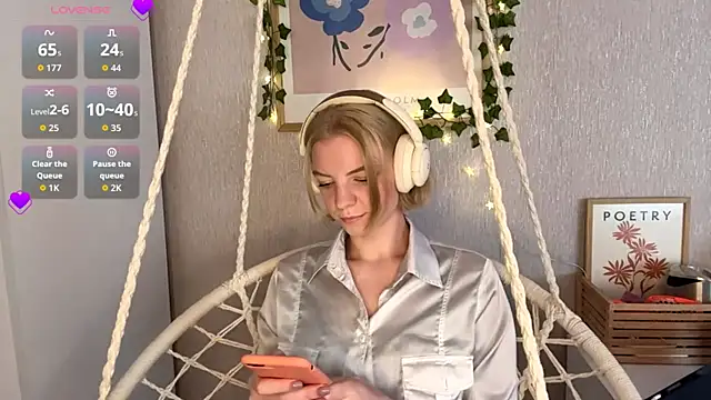 Snapshot of Marry_Sornatiko chatting on 05/17/26, 03:19 Marry Sornatiko online show from 05/17/26, 03:19