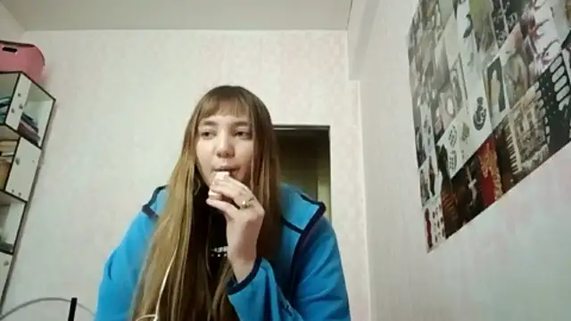 Snapshot of JanineThielman chatting on 05/24/26, 09:14 JanineThielman online show from 05/24/26, 09:14