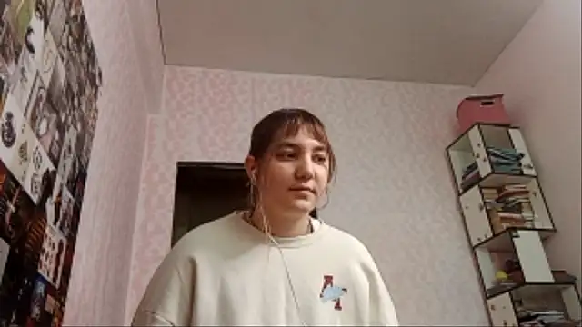 Snapshot of JanineThielman chatting on 05/26/26, 12:12 JanineThielman online show from 05/26/26, 12:12