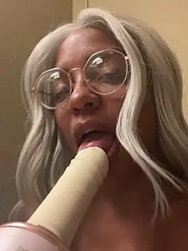 princessandthefootjob online show from 04/25/26, 11:13