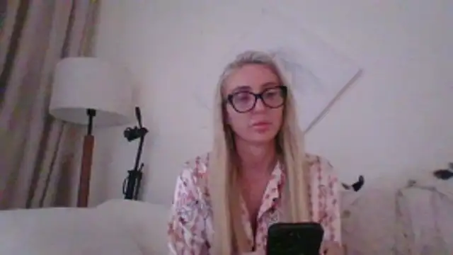 kinkykara25 online show from 04/12/26, 02:49