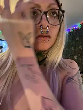 nightmar3doll online show from 04/15/26, 12:50