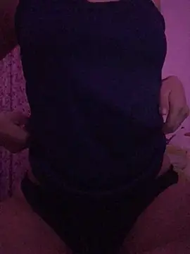 eemilyy22 online show from 02/25/26, 02:54