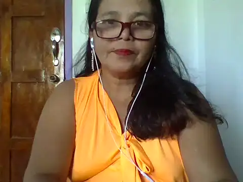 Snapshot of Flowerblossom123 chatting on 04/29/26, 05:33 Flowerblossom123 online show from 04/29/26, 05:33