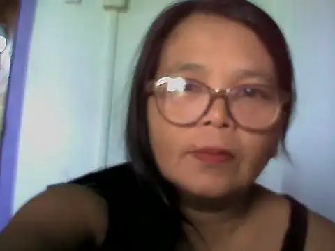 Snapshot of Flowerblossom123 chatting on 05/30/26, 04:20 Flowerblossom123 online show from 05/30/26, 04:20