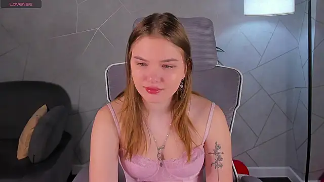 Saraa Broown online show from 03/03/26, 01:01