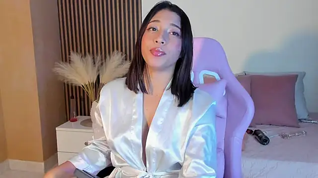 Snapshot of Holy_Lux chatting on 07/16/26, 11:11 Holy Lux online show from 07/16/26, 11:11