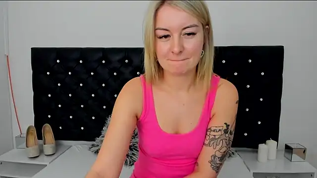 Snapshot of LenaHorny chatting on 03/05/26, 08:10 LenaHorny online show from 03/05/26, 08:10