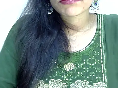 Neha Sharma2 online show from 04/17/26, 10:40