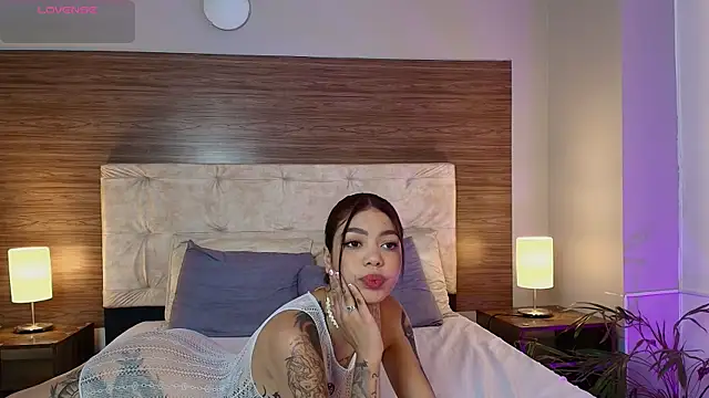 CamilaVelour online show from 06/24/26, 07:07