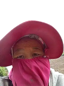 heesuu11 online show from 04/01/26, 08:59