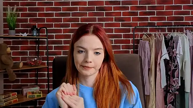 LauraaStokes online show from 03/10/26, 08:52