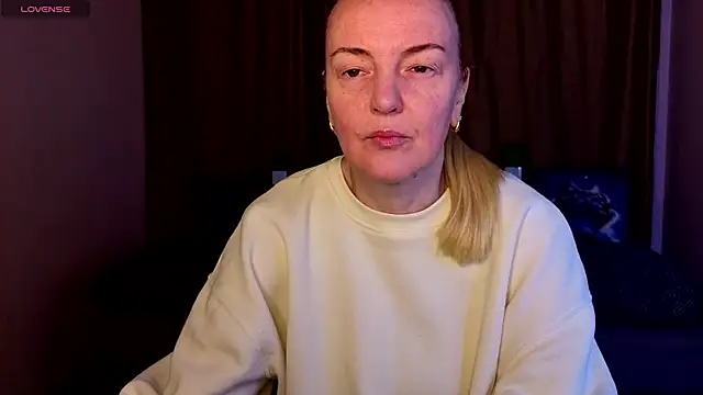 Snapshot of Bella_soulmate chatting on 05/01/26, 05:23 Bella soulmate online show from 05/01/26, 05:23
