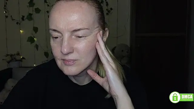 Snapshot of Bella_soulmate chatting on 05/13/26, 11:29 Bella soulmate online show from 05/13/26, 11:29