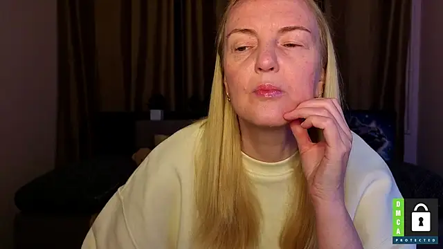 Snapshot of Bella_soulmate chatting on 05/15/26, 05:25 Bella soulmate online show from 05/15/26, 05:25