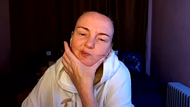 Snapshot of Bella_soulmate chatting on 06/18/26, 05:30 Bella soulmate online show from 06/18/26, 05:30