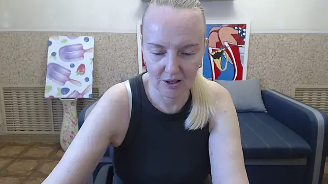 Snapshot of Bella_soulmate chatting on 07/20/26, 11:23 Bella soulmate online show from 07/20/26, 11:23
