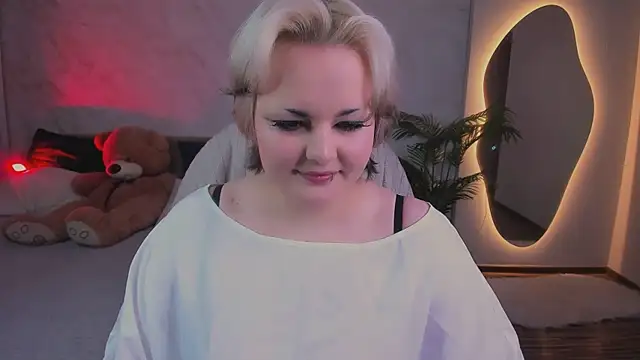 HwasaMoore online show from 03/06/26, 08:27