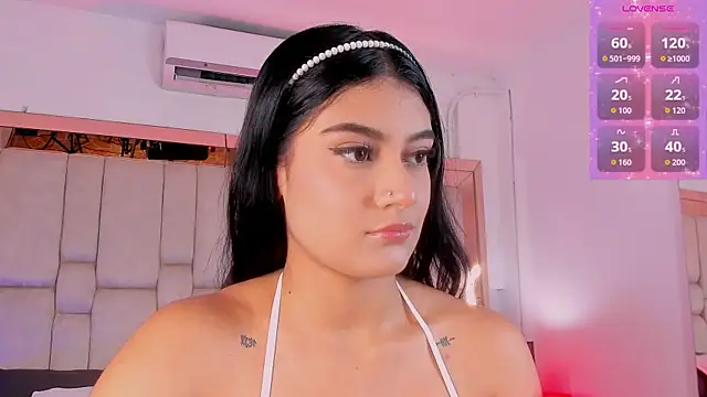 Snapshot of KatherineRuiz_ chatting on 04/26/26, 12:14 KatherineRuiz online show from 04/26/26, 12:14
