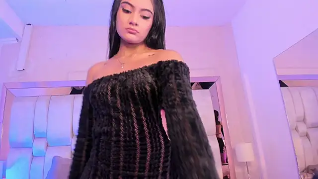 Snapshot of KatherineRuiz_ chatting on 06/11/26, 12:14 KatherineRuiz online show from 06/11/26, 12:14