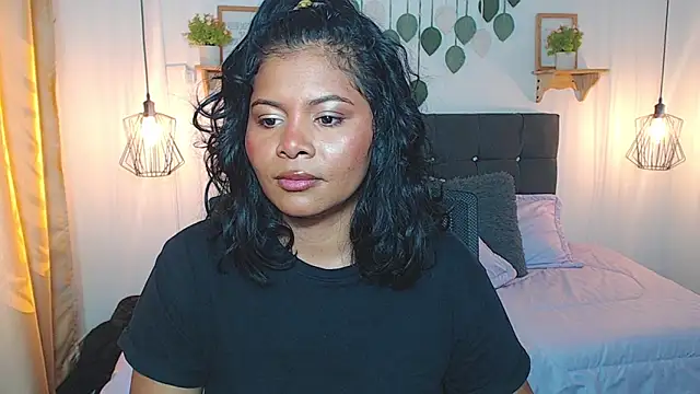 Emma hassani online show from 03/03/26, 02:34