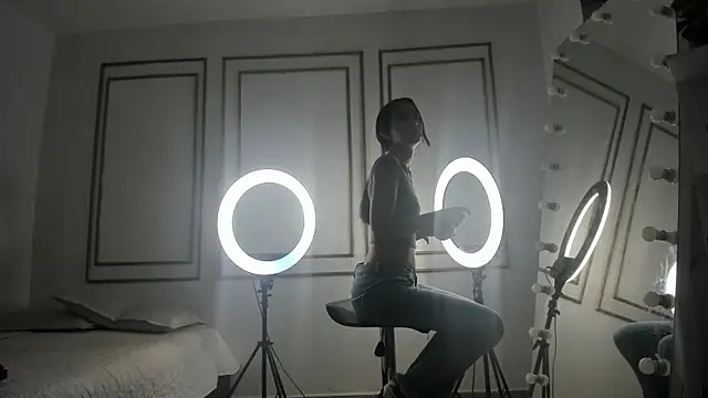 emily gaviria1 online show from 04/07/26, 12:16