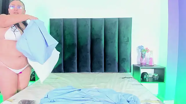 scarlet  ray  online show from 03/17/26, 11:57