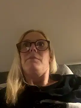 Amelie BlondeXX online show from 02/25/26, 09:24